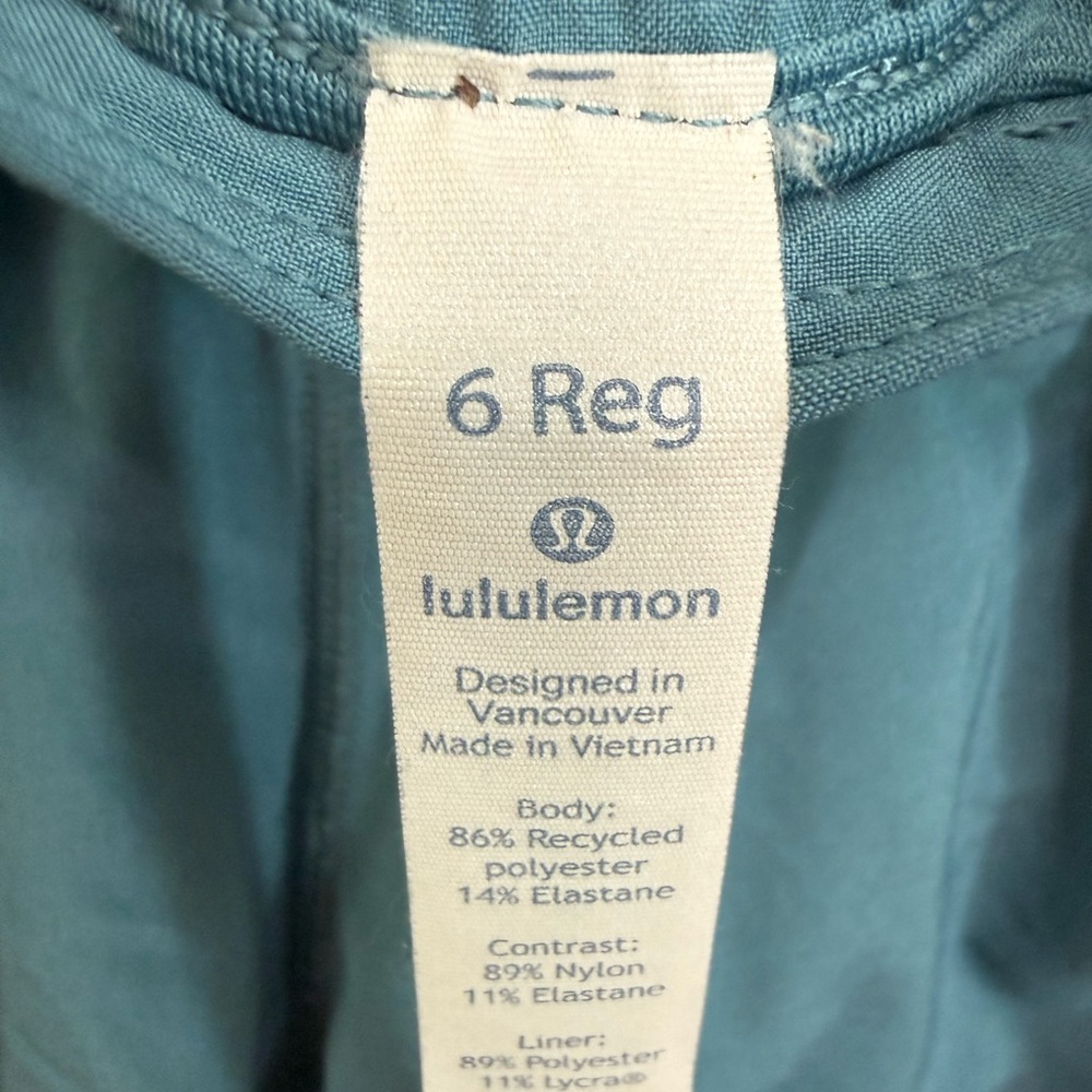 Lululemon Hotty Hot Blue Shorts Size 6 - Picture 3 of 3